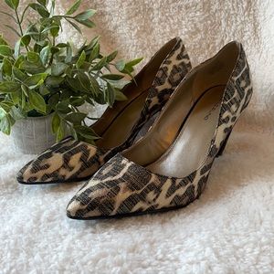 Metallic leopard print pointed toe pumps / heels